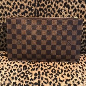 Louis Vuitton Clutch Damier Ebene